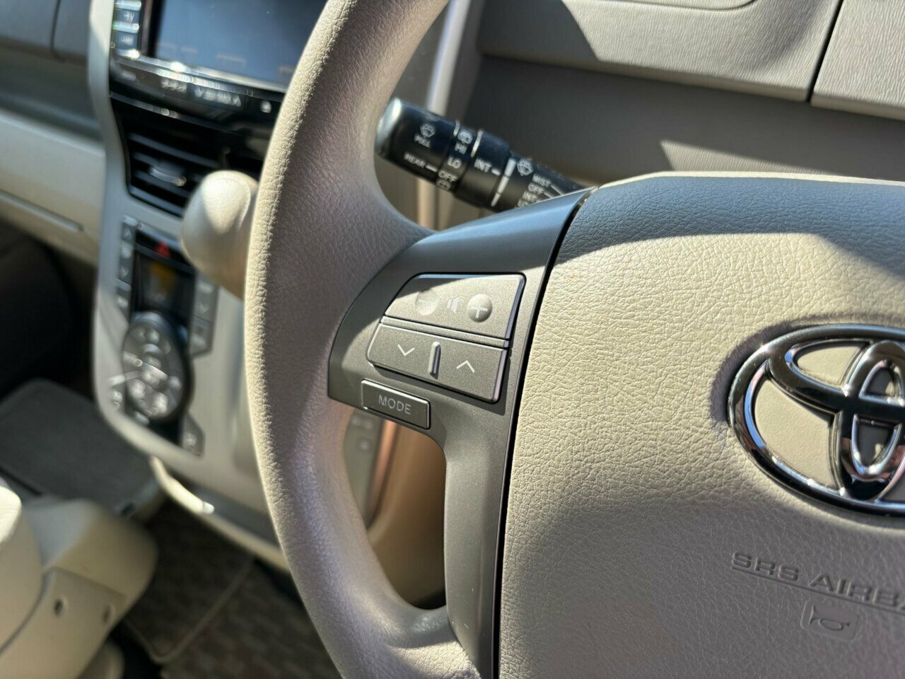 2007 TOYOTA NOAH WHEELCHAIR PETROL 8D COACH