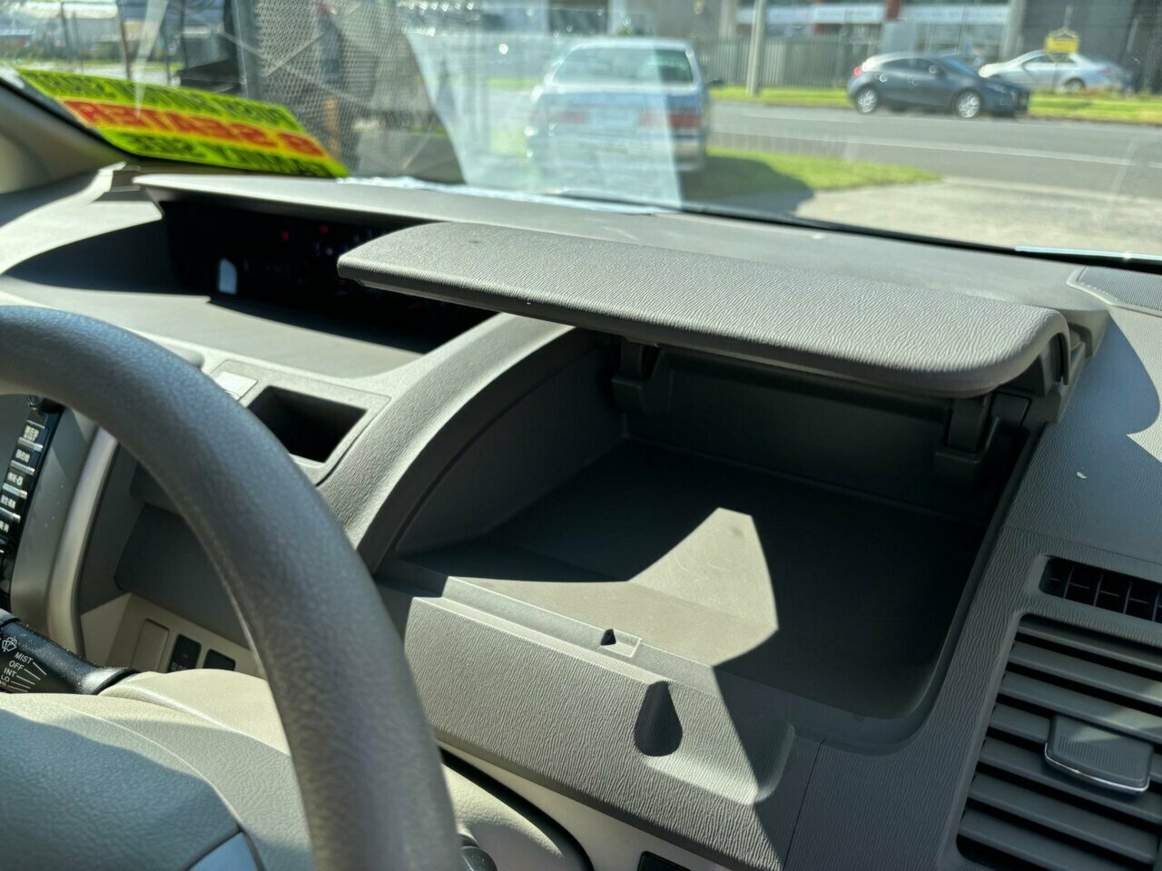 2007 TOYOTA NOAH WHEELCHAIR PETROL 8D COACH