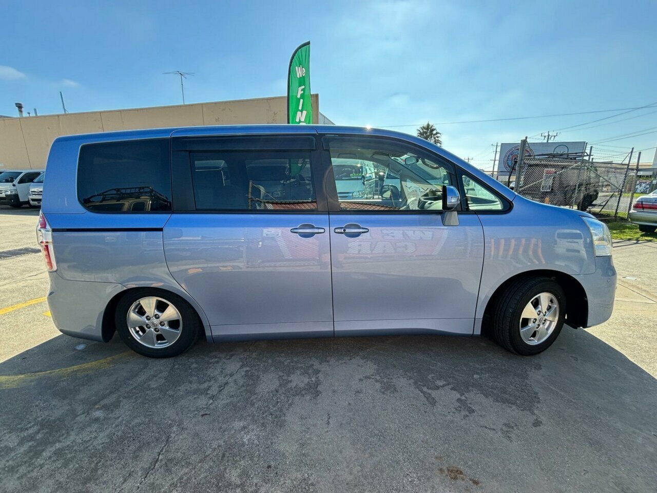 2007 TOYOTA NOAH WHEELCHAIR PETROL 8D COACH