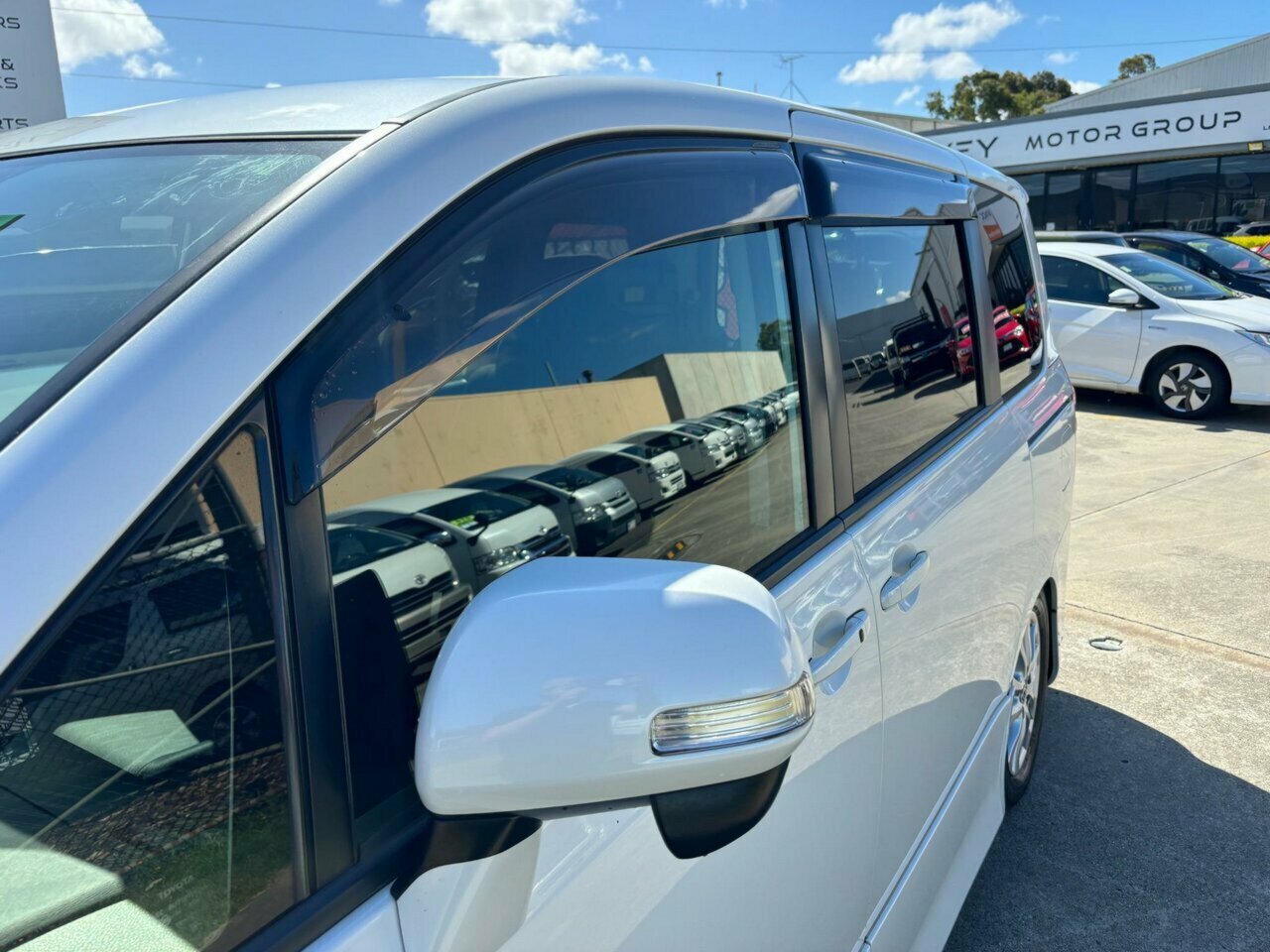 2013 TOYOTA NOAH WHEELCHAIR AUTOMATIC 5D COACH