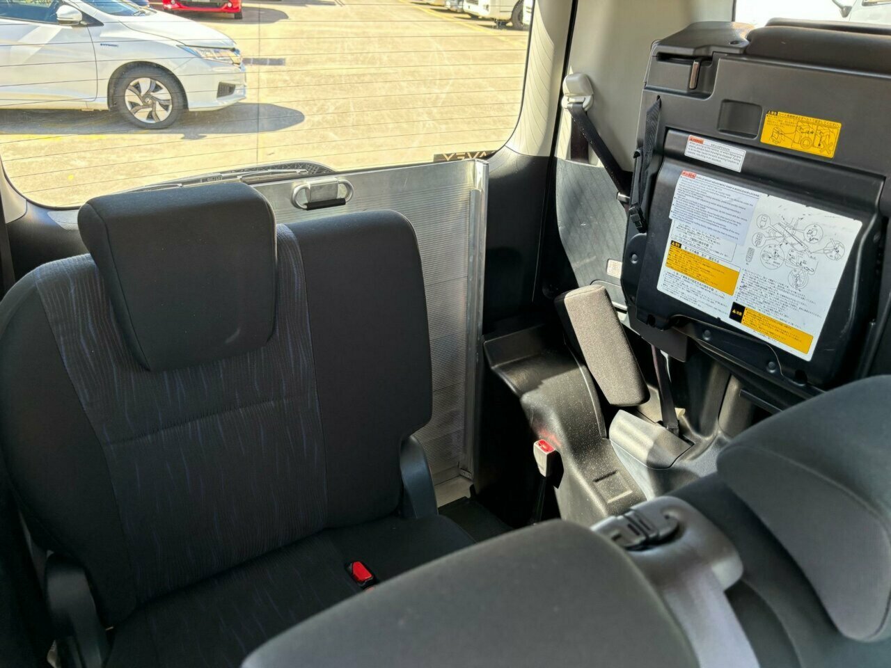 2013 TOYOTA NOAH WHEELCHAIR AUTOMATIC 5D COACH
