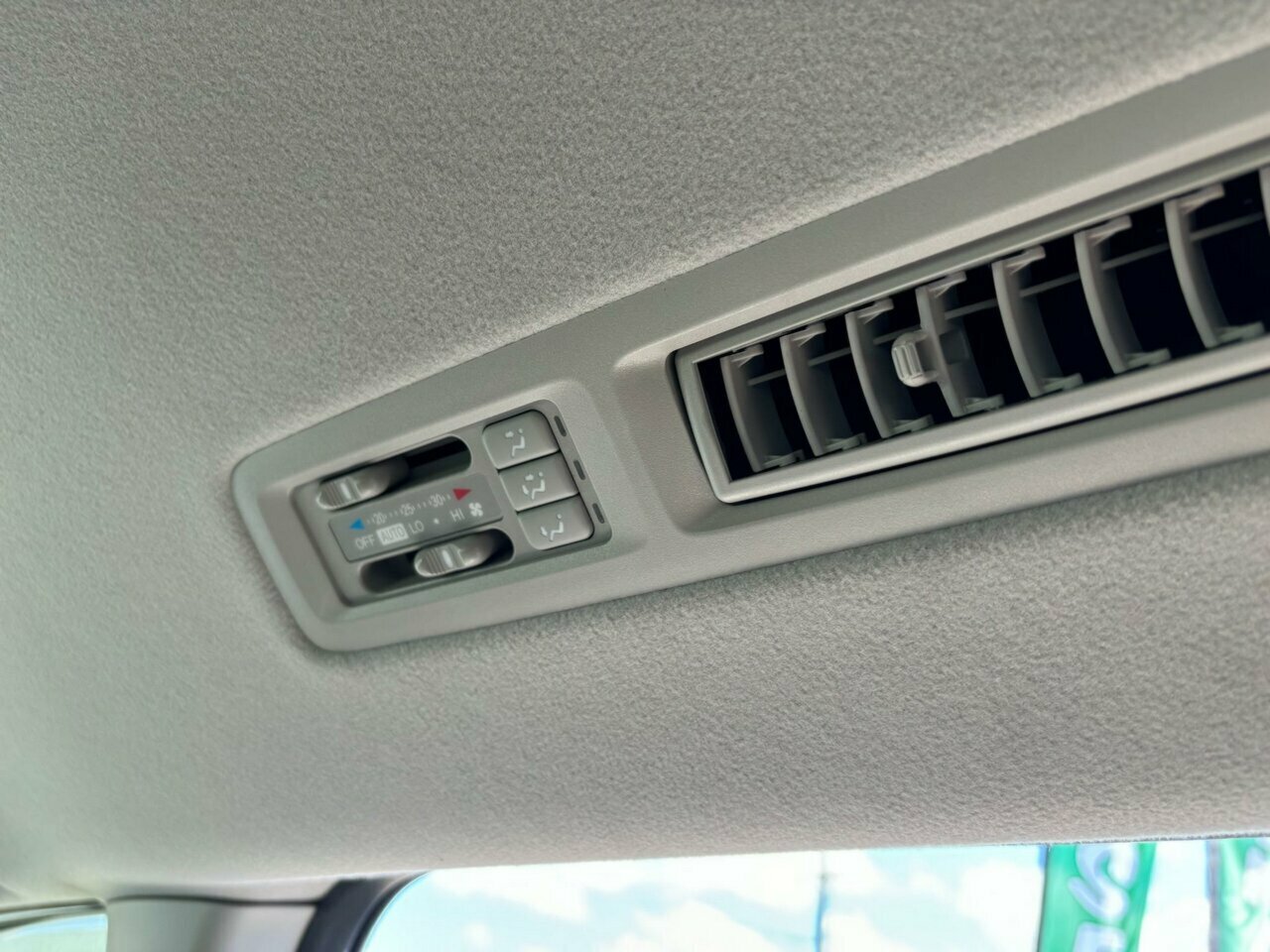 2013 TOYOTA NOAH WHEELCHAIR AUTOMATIC 5D COACH
