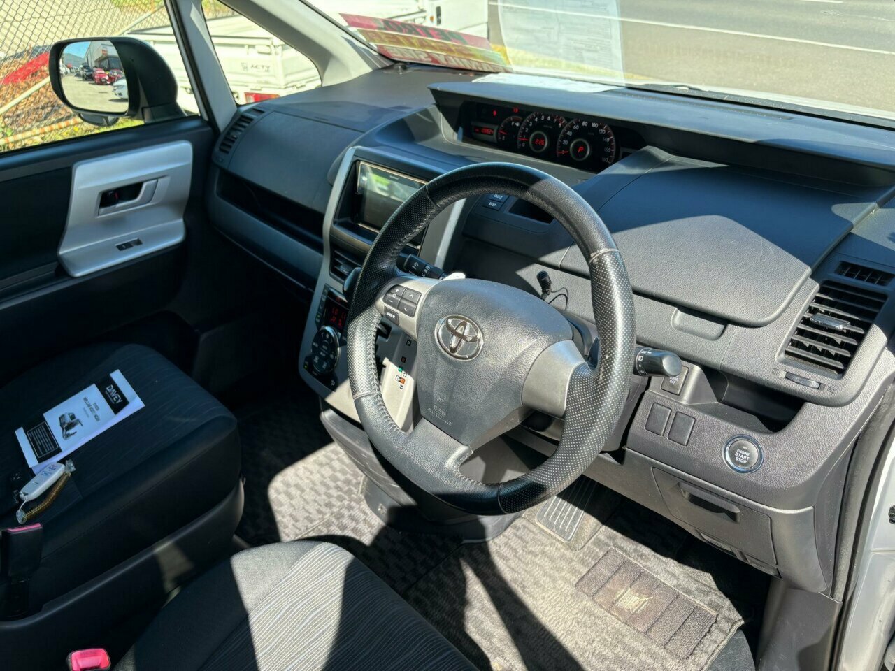 2013 TOYOTA NOAH WHEELCHAIR AUTOMATIC 5D COACH