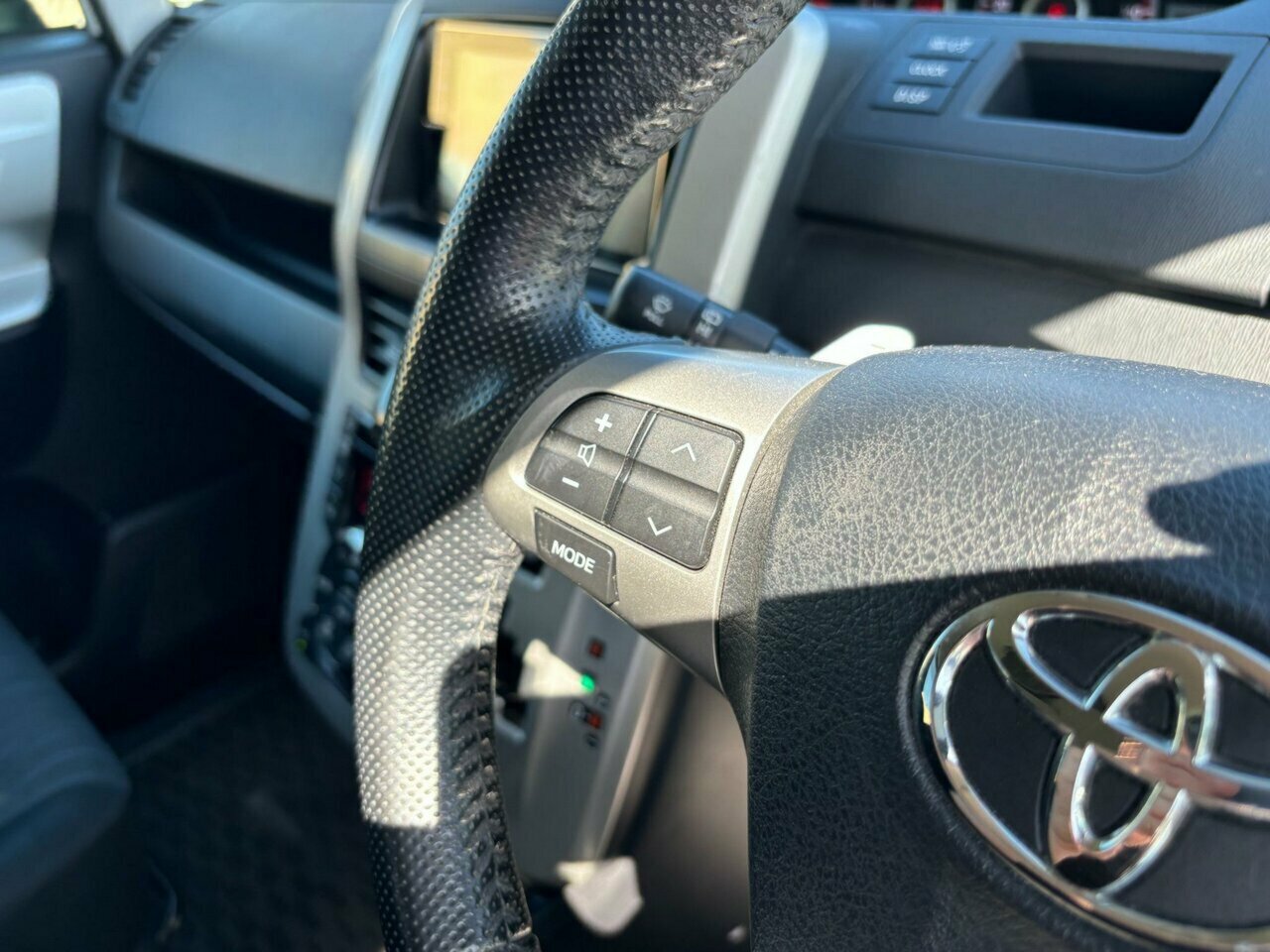 2013 TOYOTA NOAH WHEELCHAIR AUTOMATIC 5D COACH