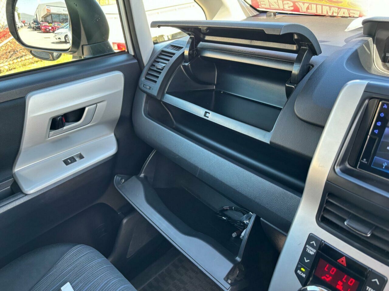 2013 TOYOTA NOAH WHEELCHAIR AUTOMATIC 5D COACH