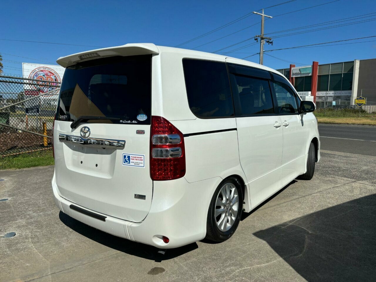 2013 TOYOTA NOAH WHEELCHAIR AUTOMATIC 5D COACH
