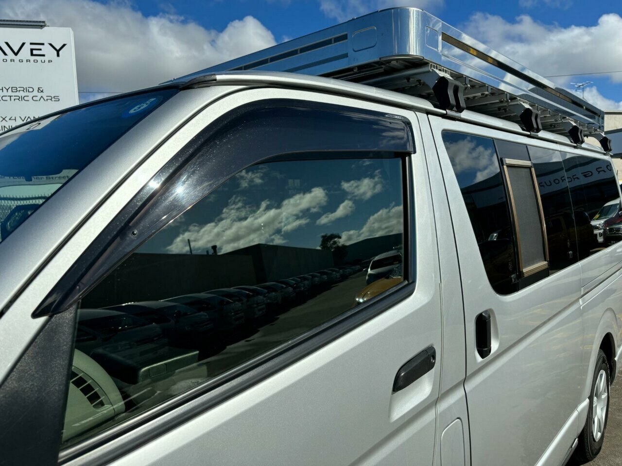 2013 TOYOTA HIACE 4WD AUTOMATIC 4D VAN