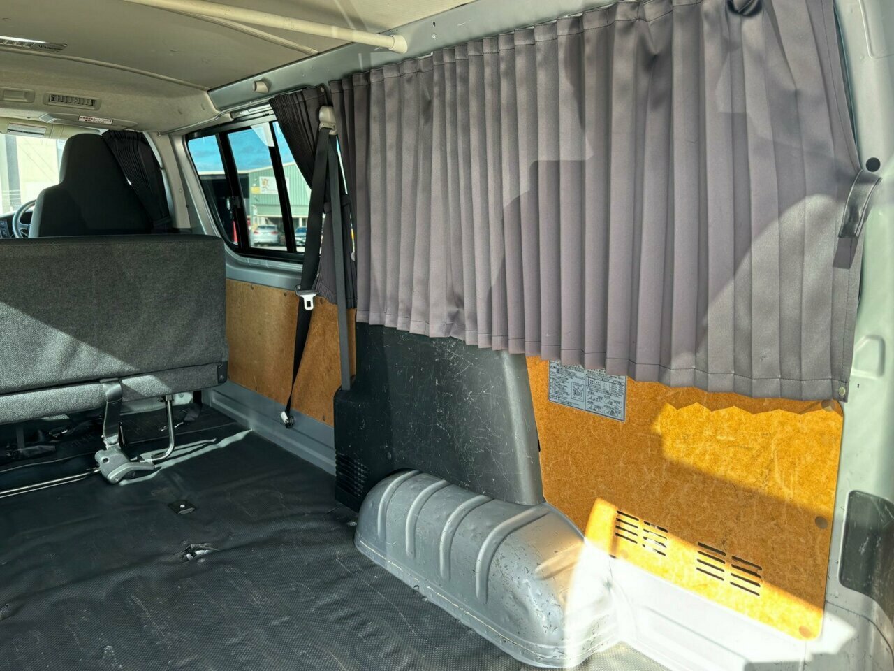 2013 TOYOTA HIACE 4WD AUTOMATIC 4D VAN