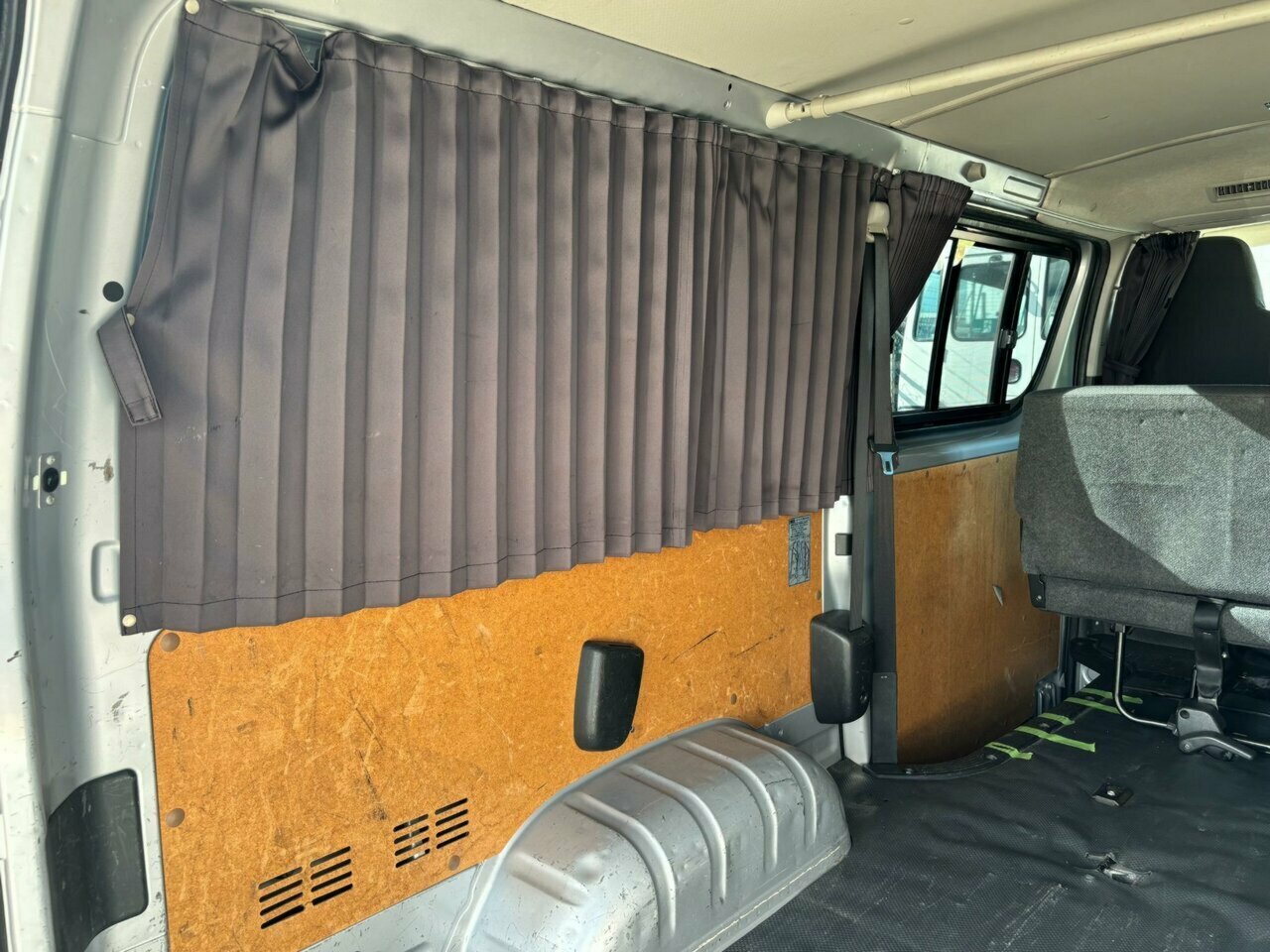 2013 TOYOTA HIACE 4WD AUTOMATIC 4D VAN