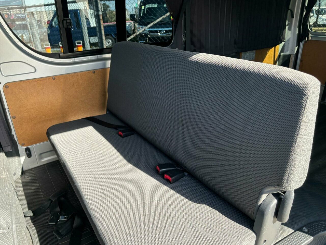 2013 TOYOTA HIACE 4WD AUTOMATIC 4D VAN