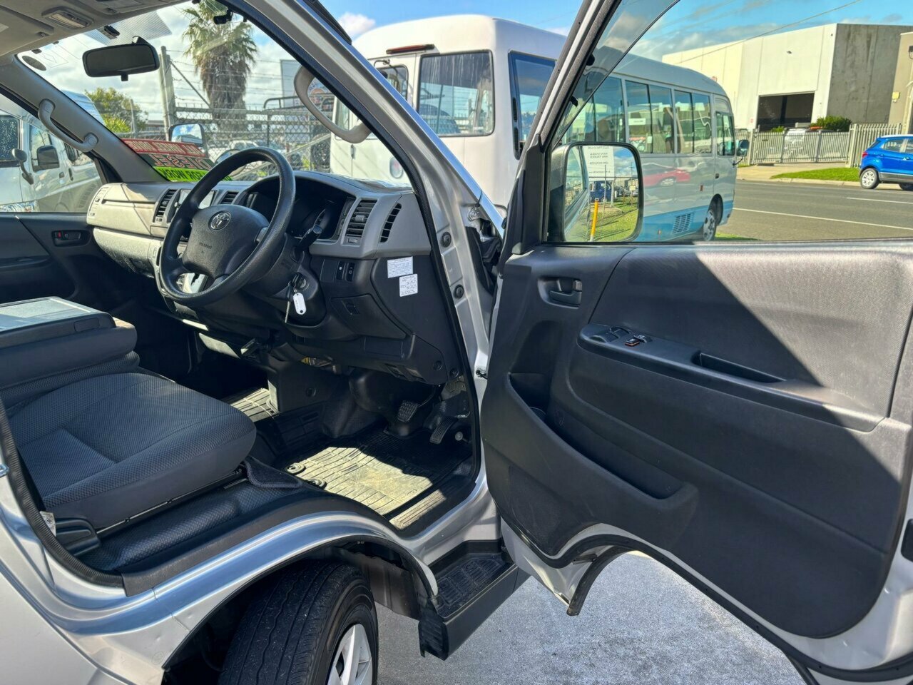2013 TOYOTA HIACE 4WD AUTOMATIC 4D VAN