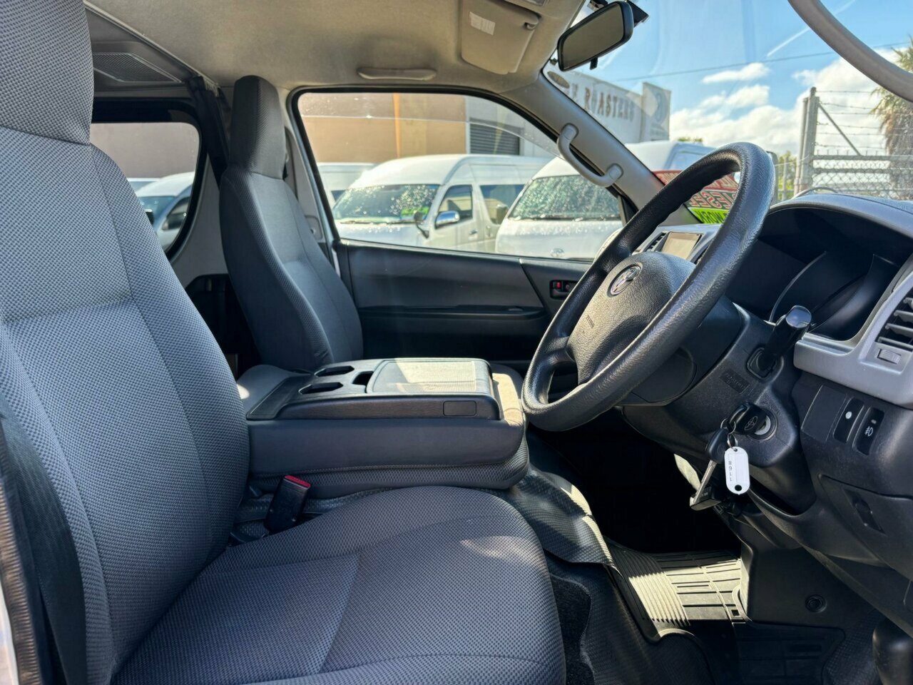 2013 TOYOTA HIACE 4WD AUTOMATIC 4D VAN