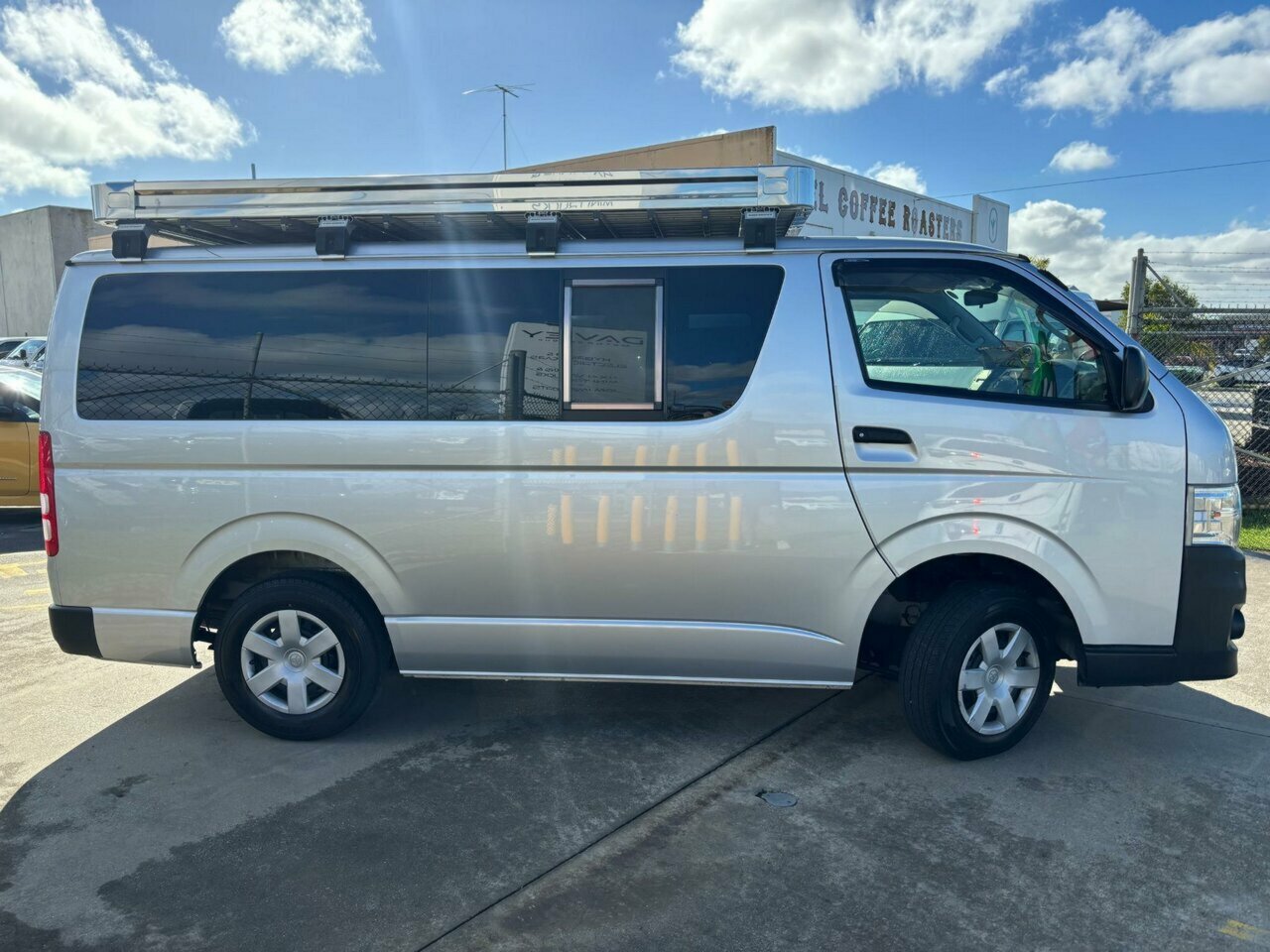 2013 TOYOTA HIACE 4WD AUTOMATIC 4D VAN