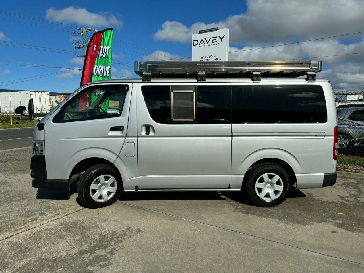 2013 TOYOTA HIACE 4WD AUTOMATIC 4D VAN