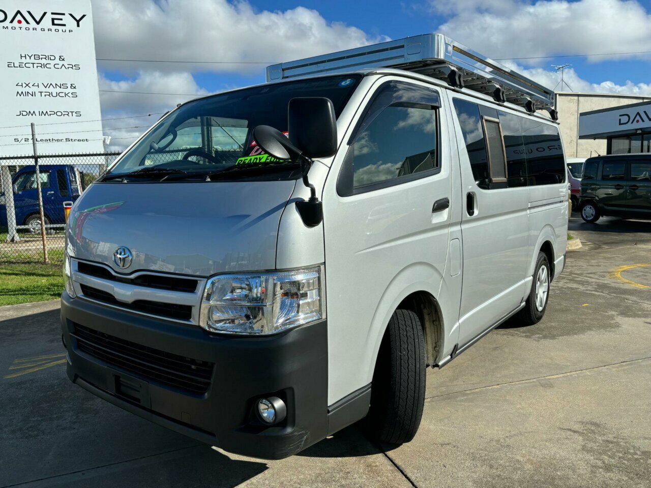 2013 TOYOTA HIACE 4WD AUTOMATIC 4D VAN