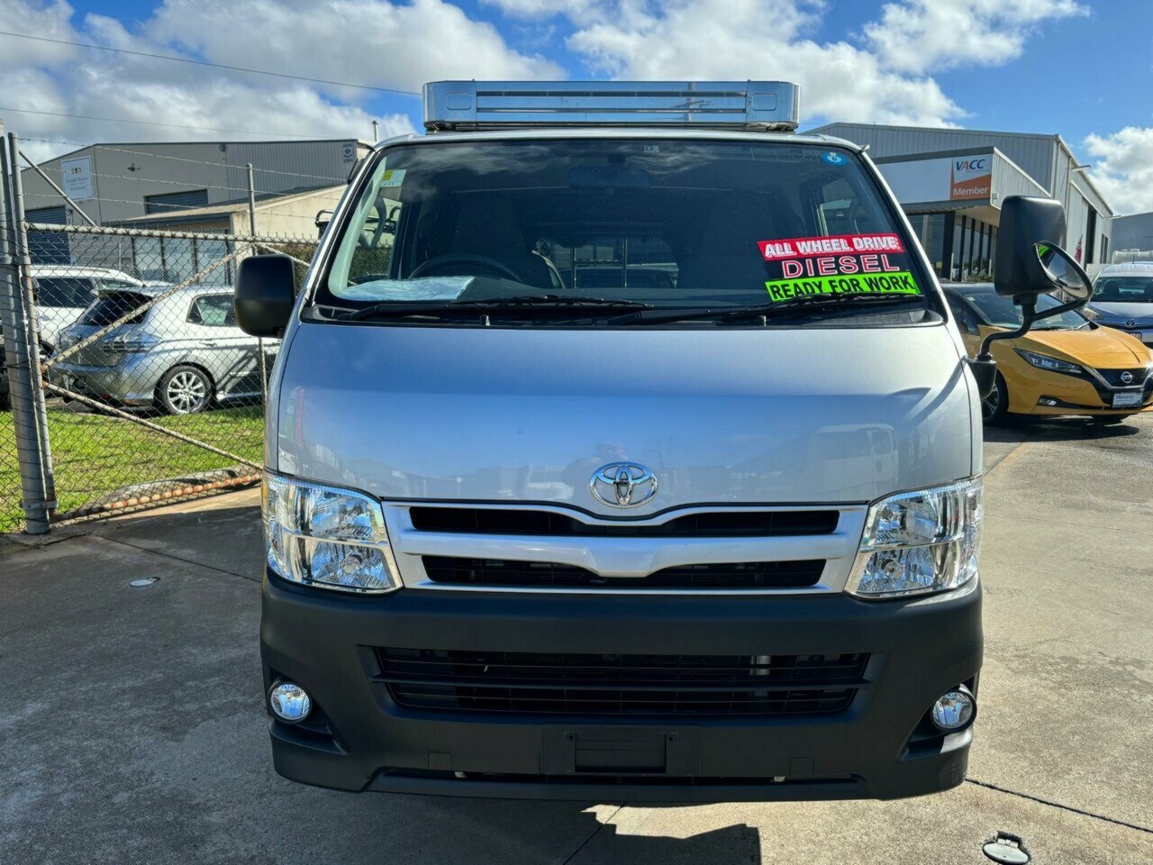2013 TOYOTA HIACE 4WD AUTOMATIC 4D VAN