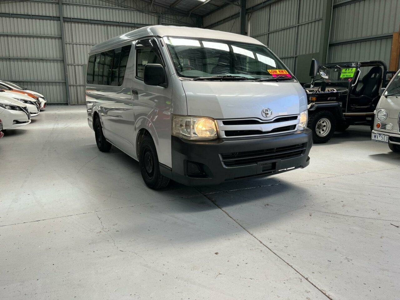 2010 TOYOTA HIACE WIDEBODY MID-ROOF 10-SEATER AUTOMATIC 4D COACH