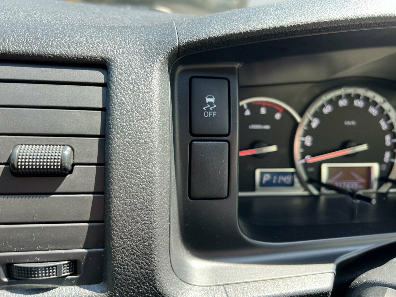 2018 TOYOTA HIACE LWB 4X4 AUTOMATIC 5D VAN