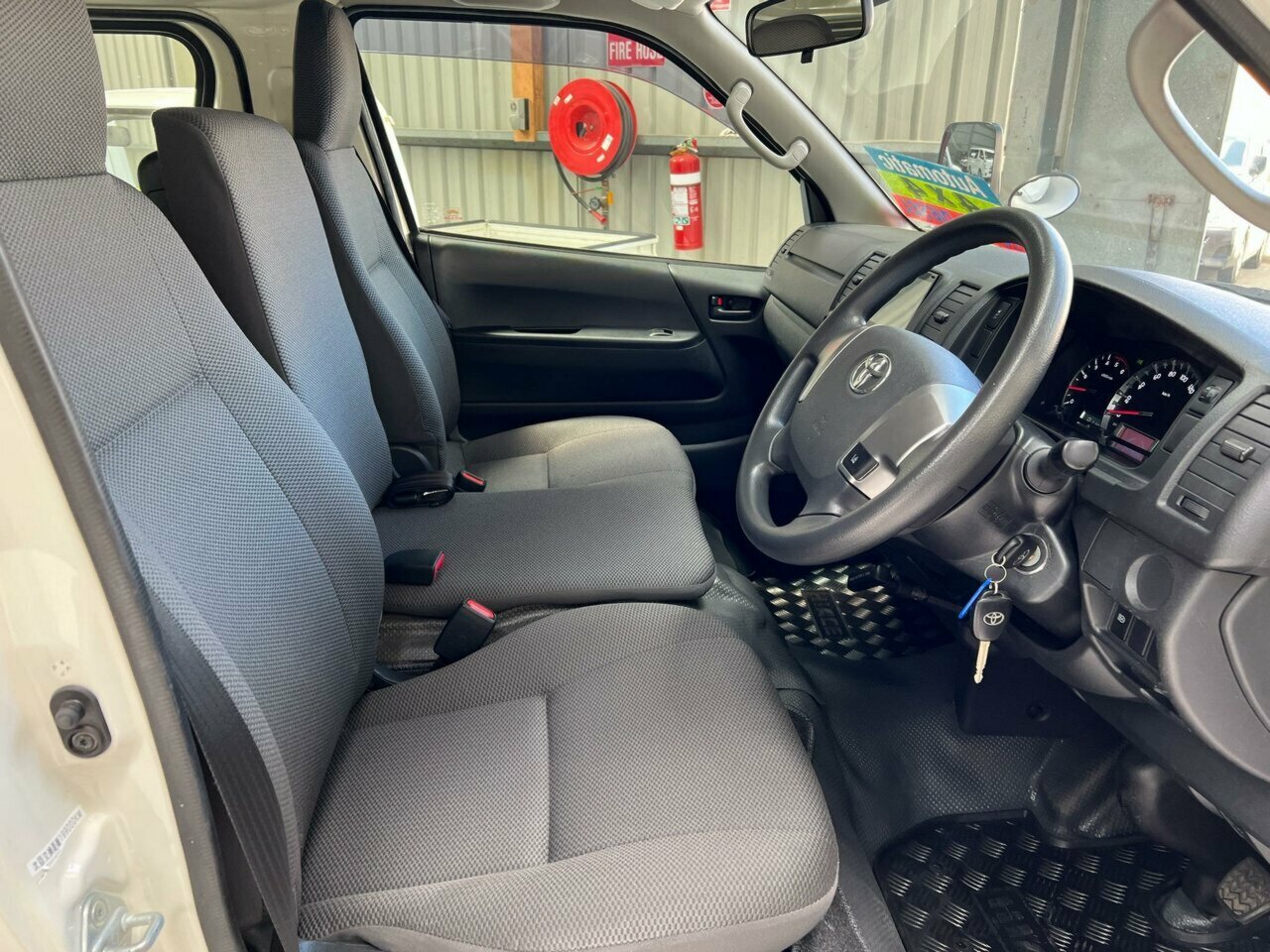 2018 TOYOTA HIACE LWB 4X4 AUTOMATIC 5D VAN