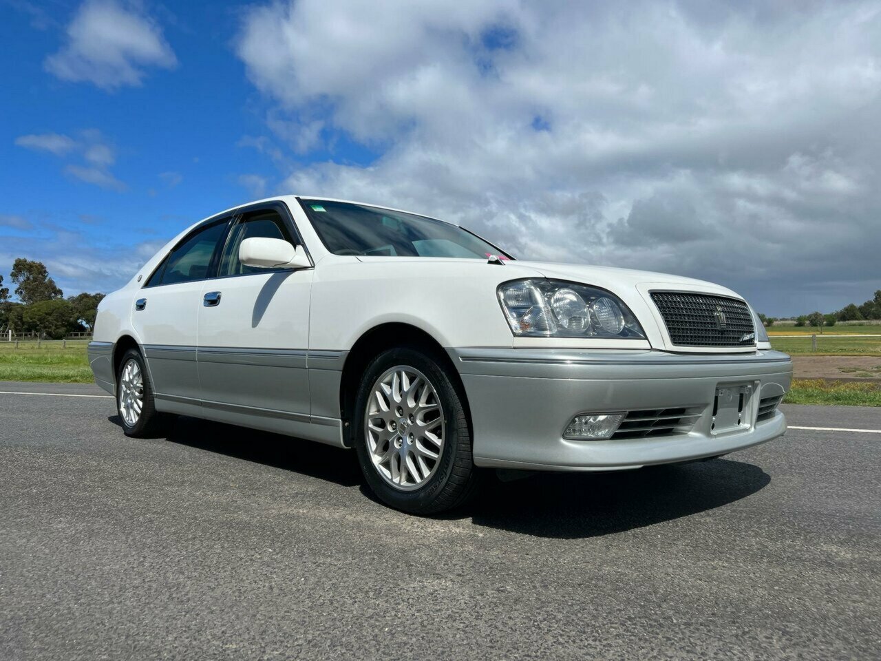 2000 TOYOTA CROWN ATHLETE V AUTOMATIC SEDAN