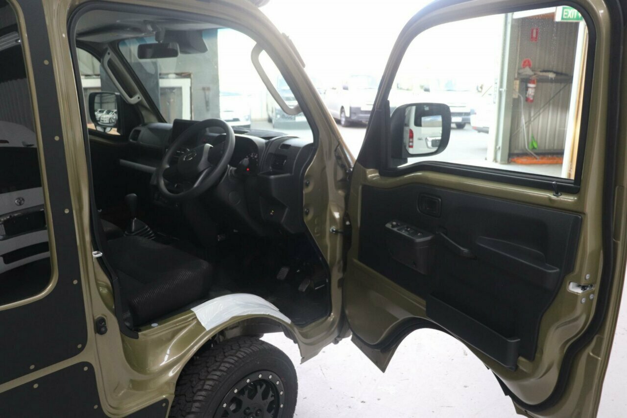 2022 DAIHATSU HIJET JUMBO EXTRA 4WD 5 SPEED MANUAL MINI TRUCK