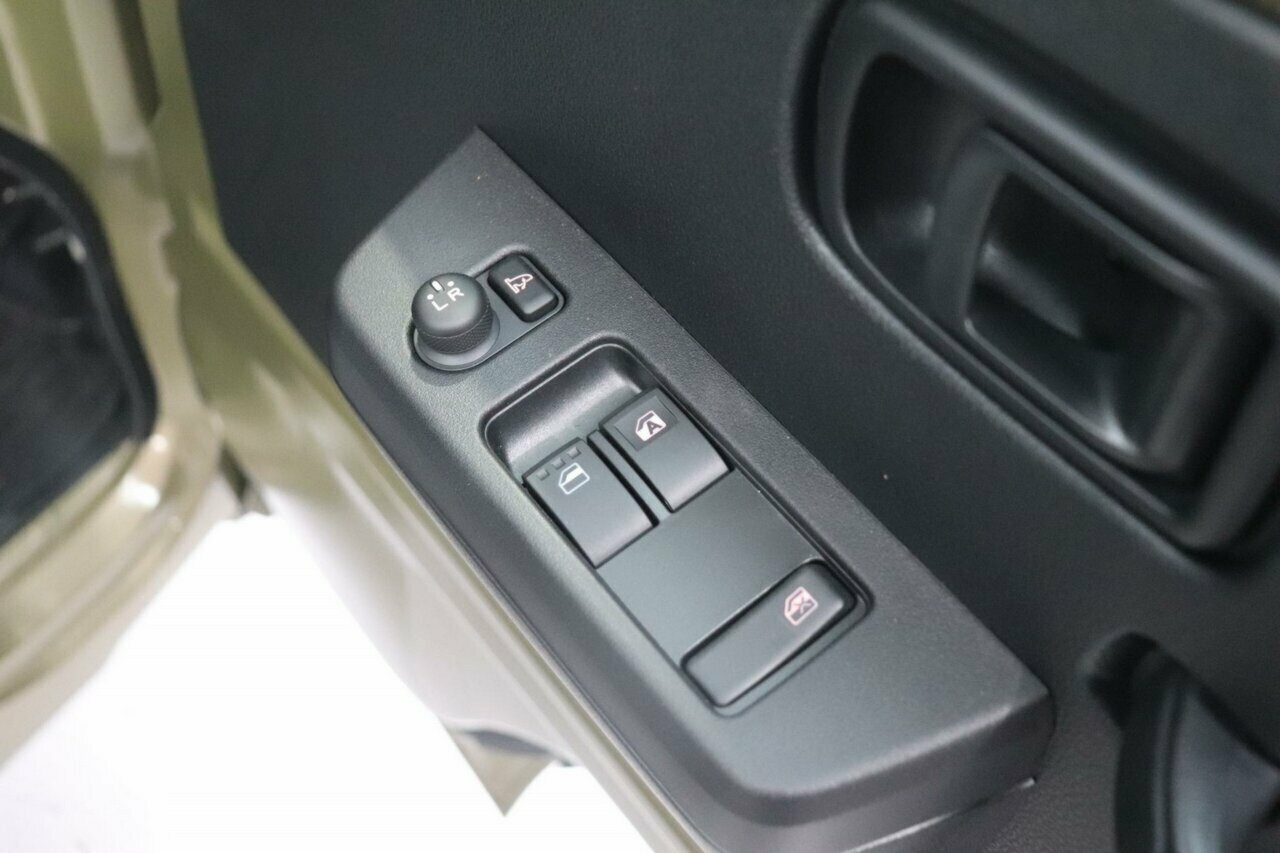 2022 DAIHATSU HIJET JUMBO EXTRA 4WD 5 SPEED MANUAL MINI TRUCK