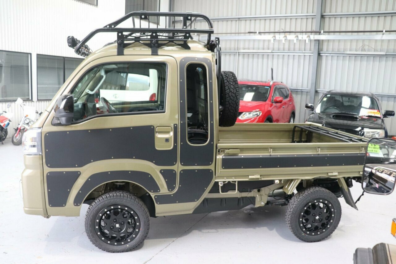 2022 DAIHATSU HIJET JUMBO EXTRA 4WD 5 SPEED MANUAL MINI TRUCK