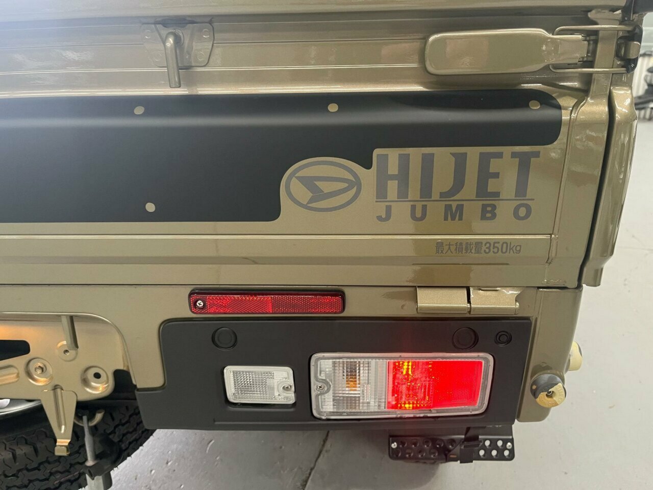 2022 DAIHATSU HIJET JUMBO EXTRA 4WD 5 SPEED MANUAL MINI TRUCK