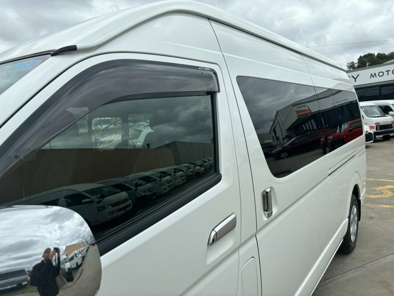 2018 TOYOTA HIACE GRAND CABIN 10-SEATER 4WD AUTOMATIC 4D COACH