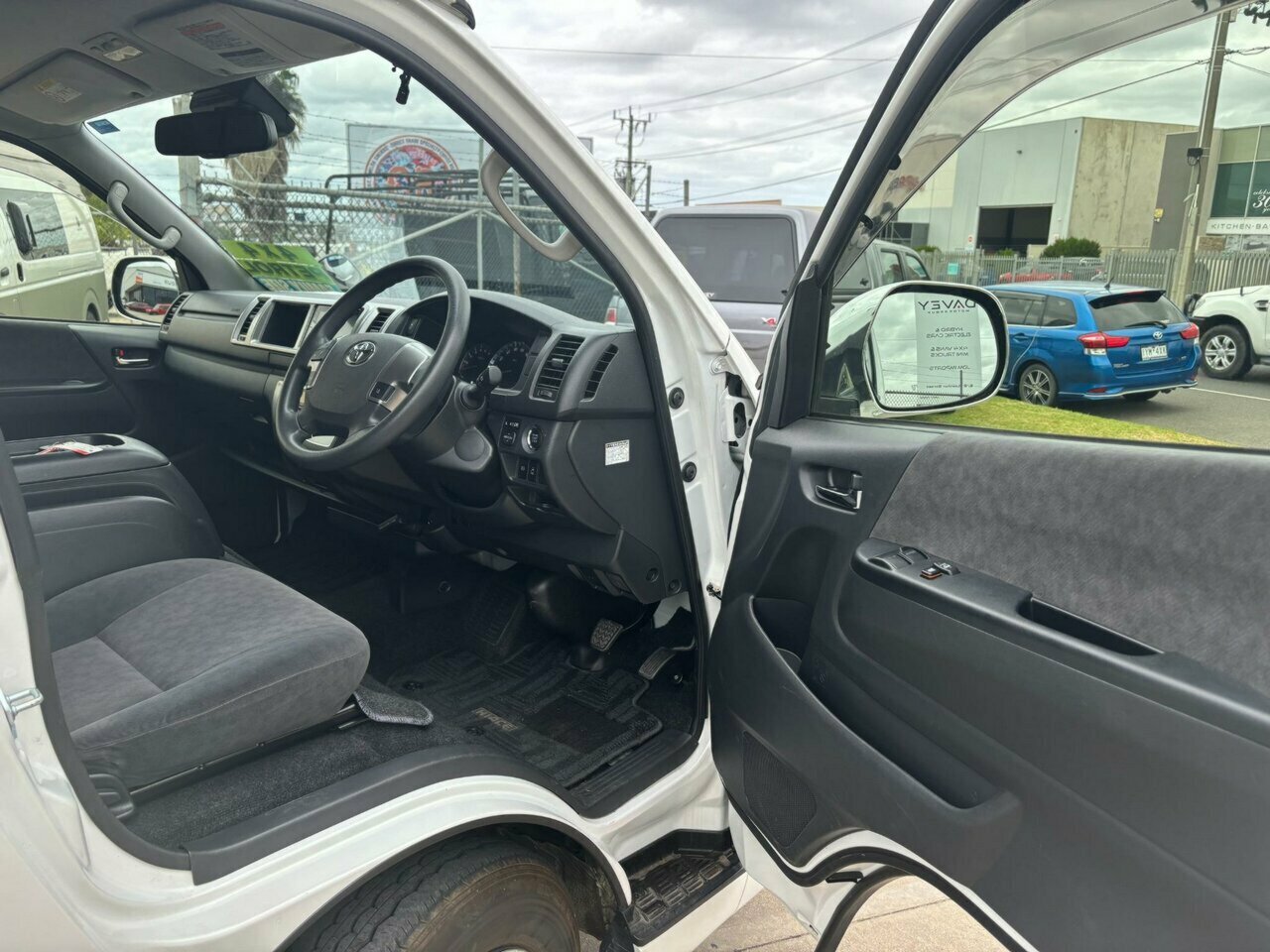 2018 TOYOTA HIACE GRAND CABIN 10-SEATER 4WD AUTOMATIC 4D COACH