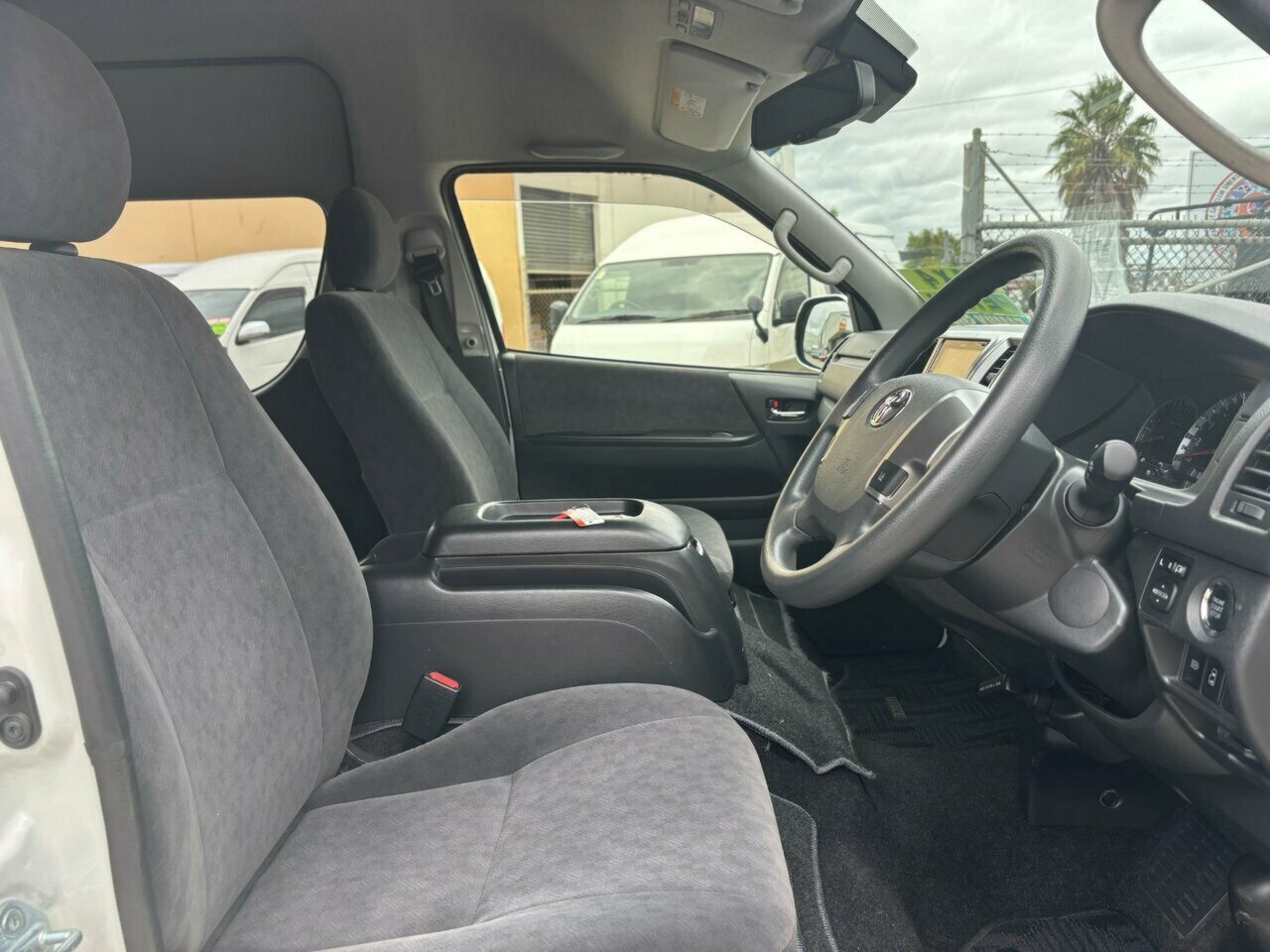 2018 TOYOTA HIACE GRAND CABIN 10-SEATER 4WD AUTOMATIC 4D COACH