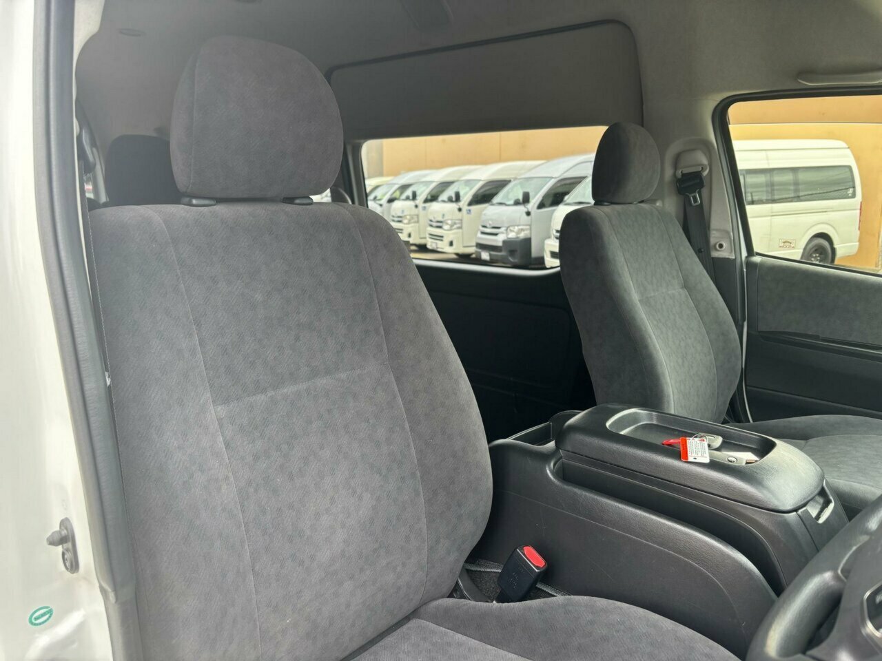2018 TOYOTA HIACE GRAND CABIN 10-SEATER 4WD AUTOMATIC 4D COACH