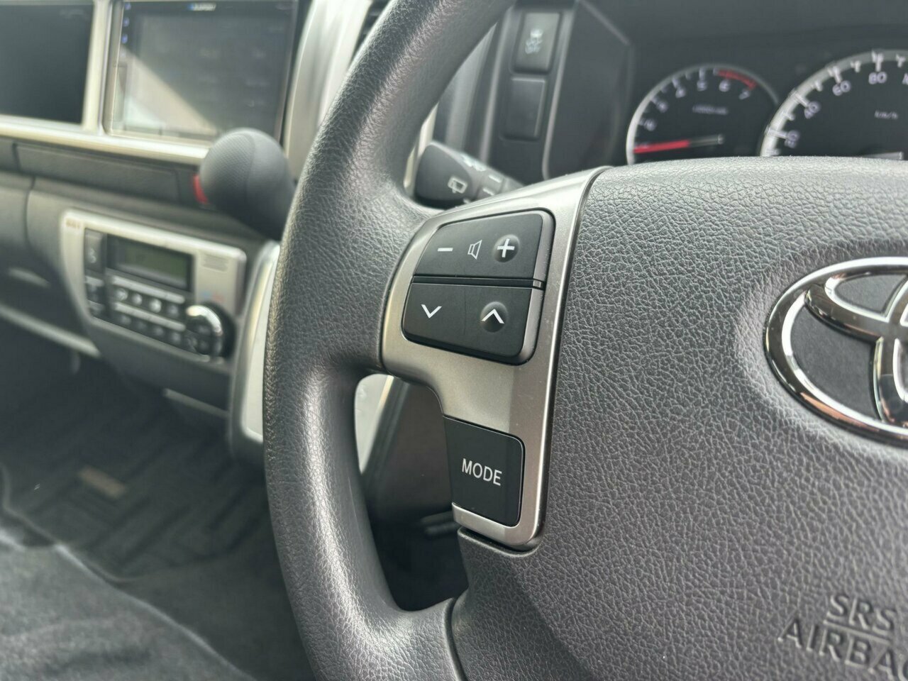 2018 TOYOTA HIACE GRAND CABIN 10-SEATER 4WD AUTOMATIC 4D COACH