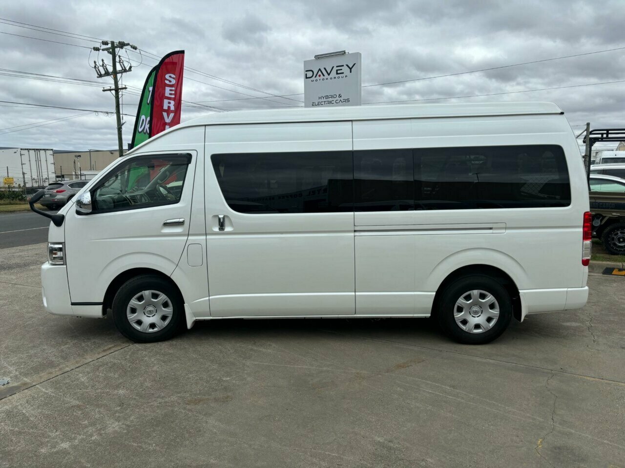 2018 TOYOTA HIACE GRAND CABIN 10-SEATER 4WD AUTOMATIC 4D COACH