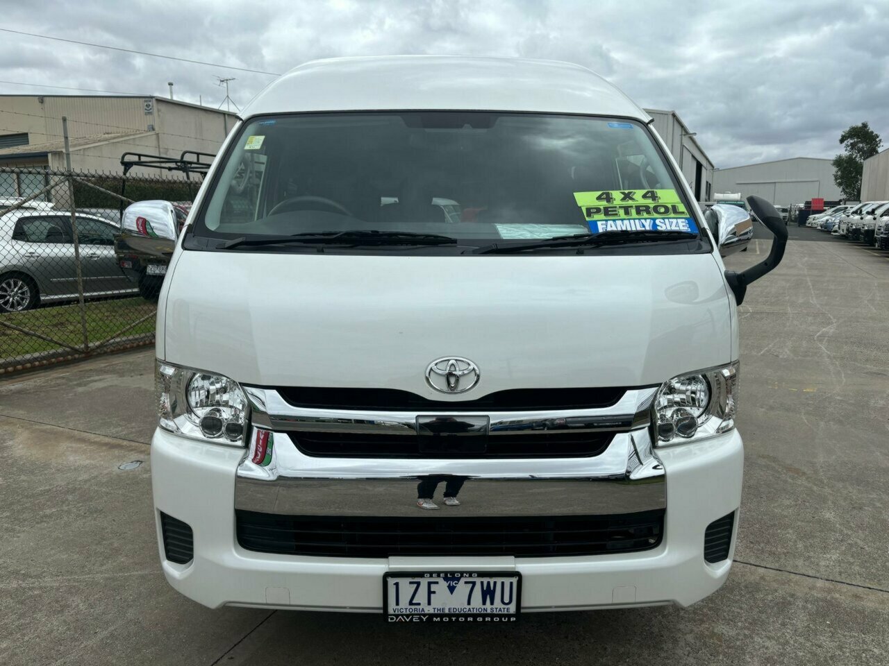 2018 TOYOTA HIACE GRAND CABIN 10-SEATER 4WD AUTOMATIC 4D COACH