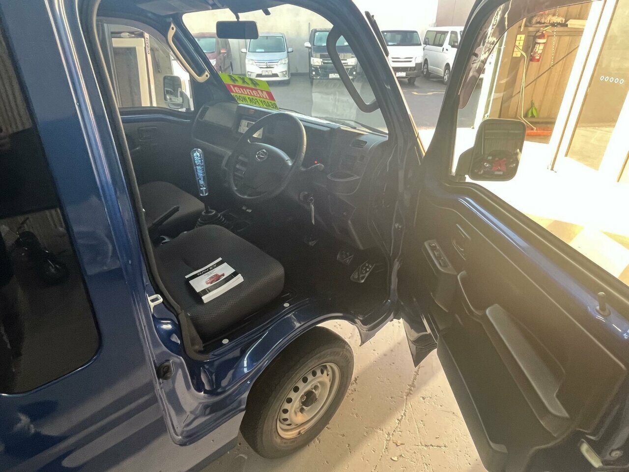 2015 DAIHATSU HIJET JUMBO 4WD 5 SPEED MANUAL MINI TRUCK