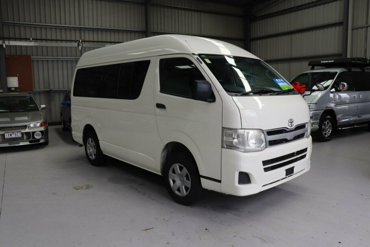 2011 TOYOTA HIACE HIGH-ROOF 4WD AUTOMATIC VAN