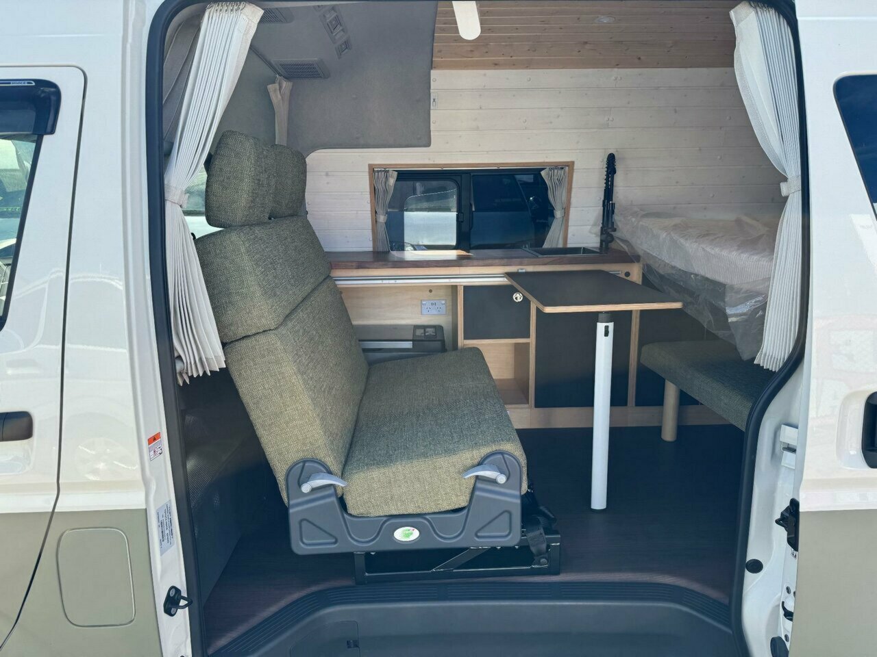 2023 TOYOTA HIACE SLWB 4WD AUTOMATIC VAN
