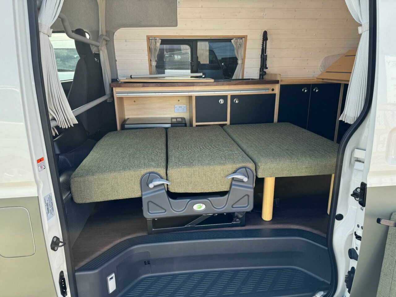2023 TOYOTA HIACE SLWB 4WD AUTOMATIC VAN