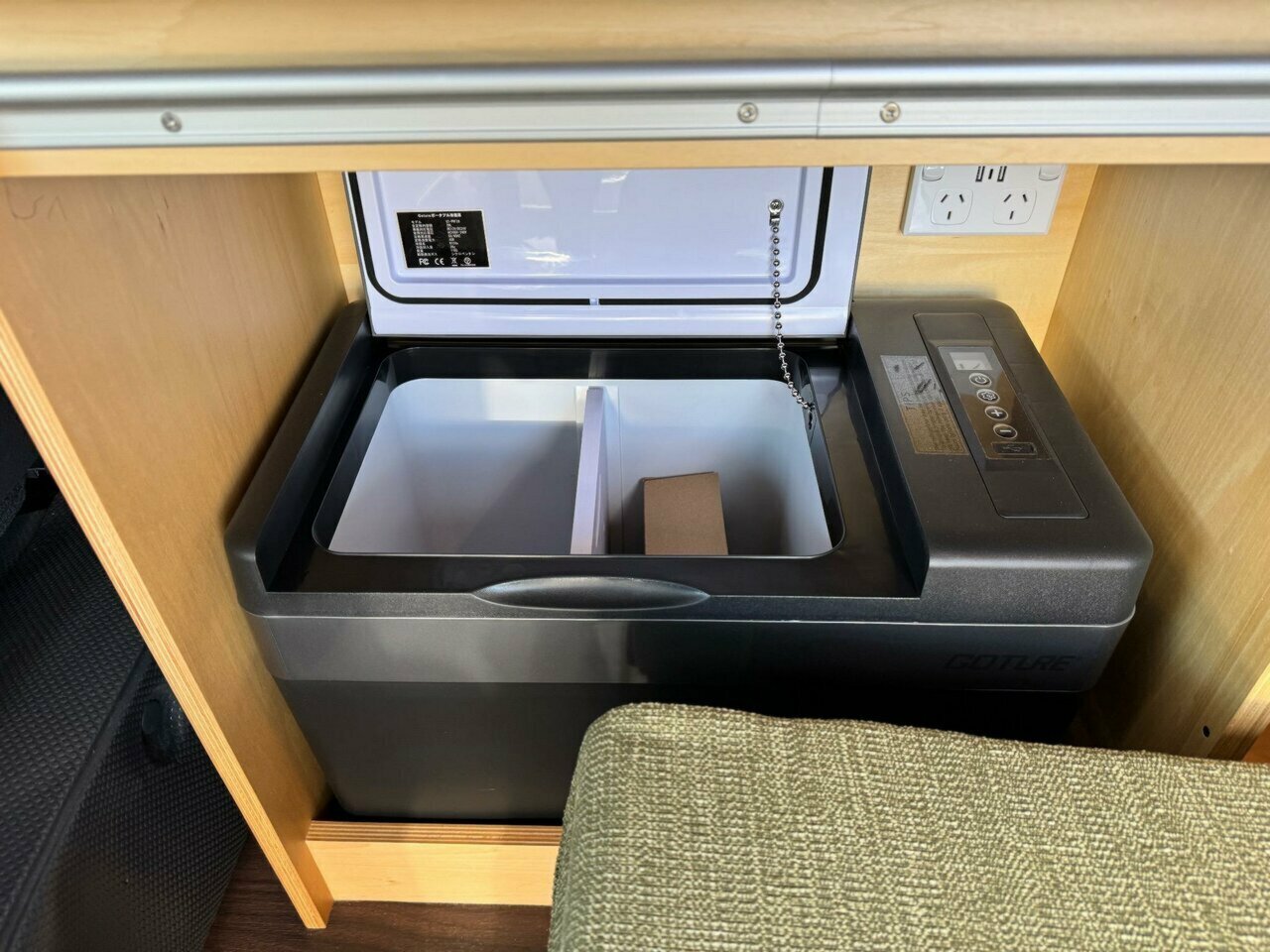 2023 TOYOTA HIACE SLWB 4WD AUTOMATIC VAN