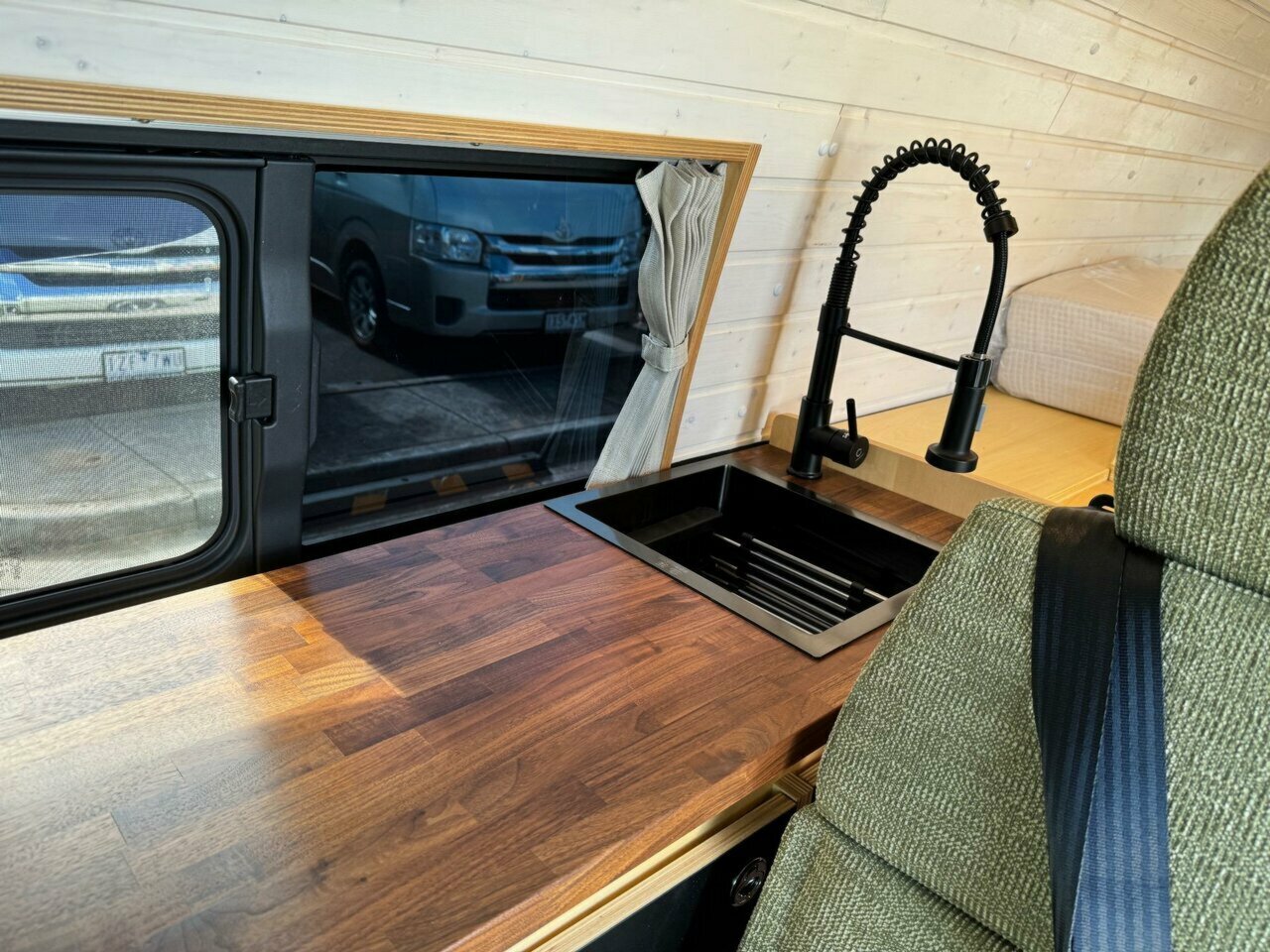 2023 TOYOTA HIACE SLWB 4WD AUTOMATIC VAN