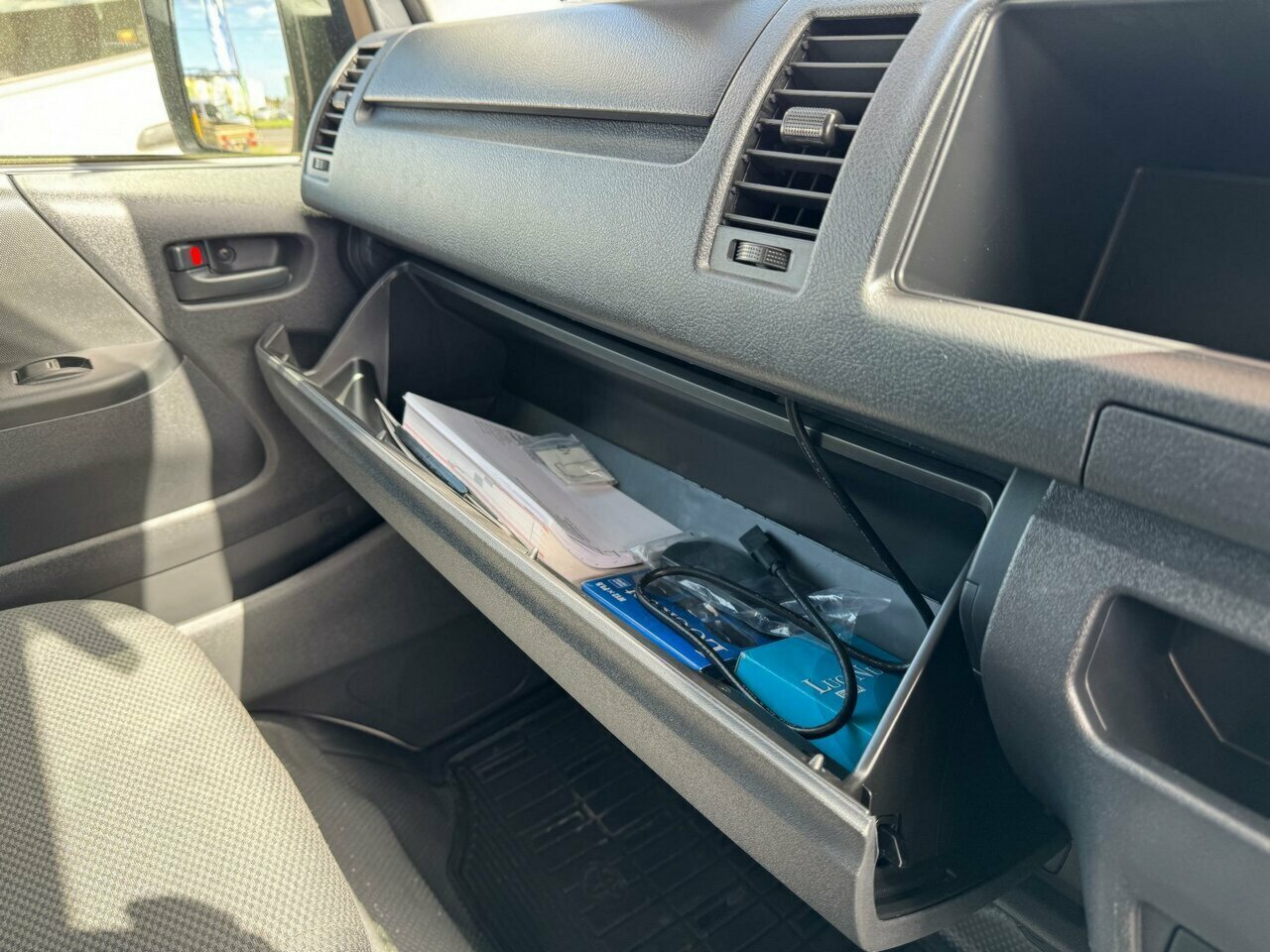 2023 TOYOTA HIACE SLWB 4WD AUTOMATIC VAN