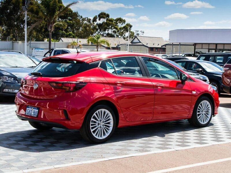 2017 HOLDEN ASTRA R BK