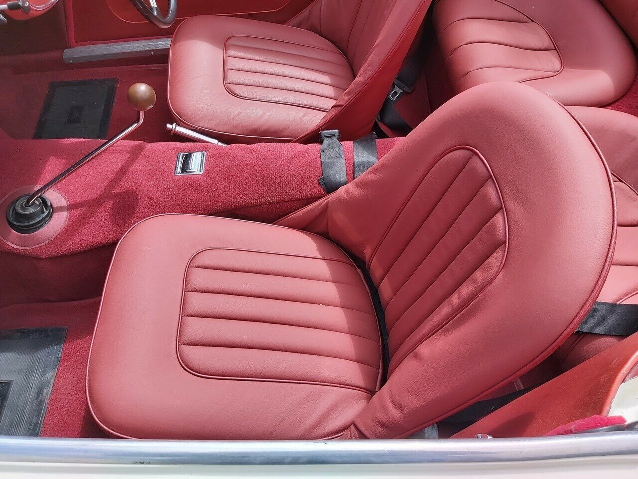 1964 JAGUAR MK II 3.4 4 SP MAN + OVERDRIVE 4D SEDAN