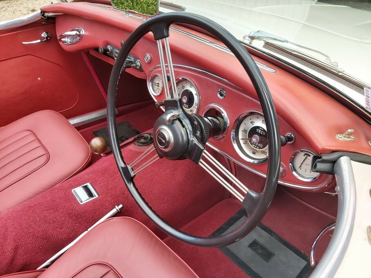 1964 JAGUAR MK II 3.4 4 SP MAN + OVERDRIVE 4D SEDAN