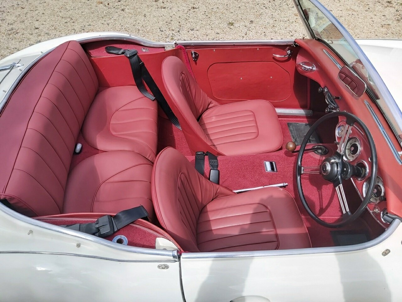 1964 JAGUAR MK II 3.4 4 SP MAN + OVERDRIVE 4D SEDAN