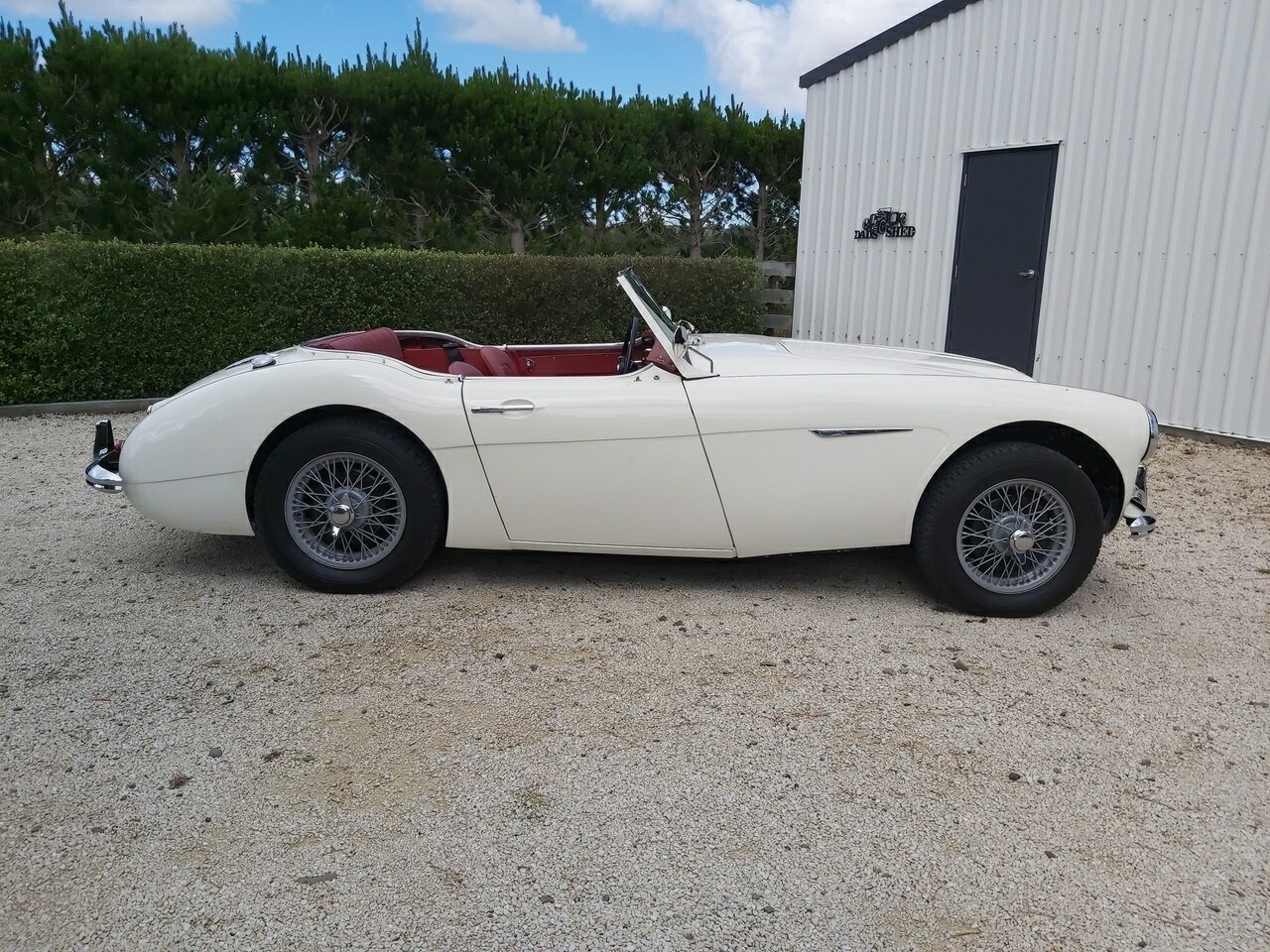 1964 JAGUAR MK II 3.4 4 SP MAN + OVERDRIVE 4D SEDAN