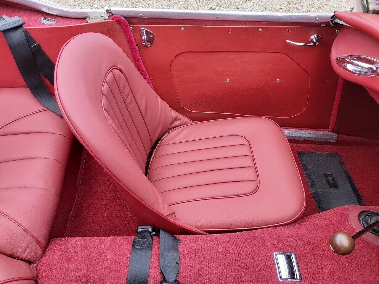 1964 JAGUAR MK II 3.4 4 SP MAN + OVERDRIVE 4D SEDAN