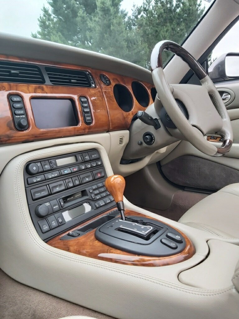 2000 JAGUAR XKR SPORT 5 SP AUTOMATIC 2D CONVERTIBLE