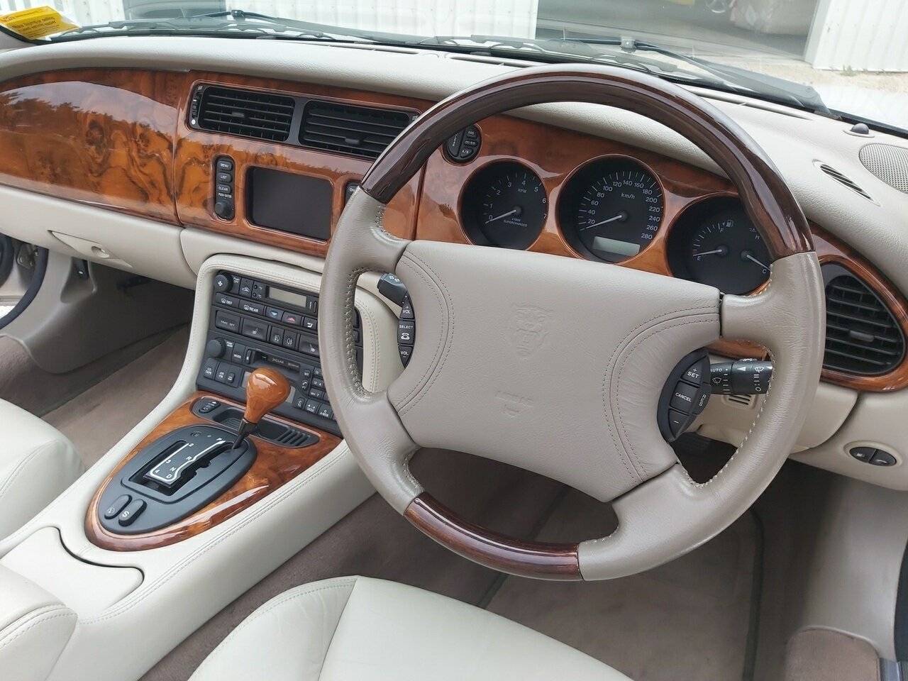 2000 JAGUAR XKR SPORT 5 SP AUTOMATIC 2D CONVERTIBLE